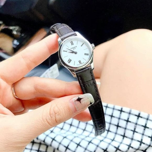 🔥Tissot Ladies Brown Leather Strap Watch! New! Sale! - Picture 3 of 7